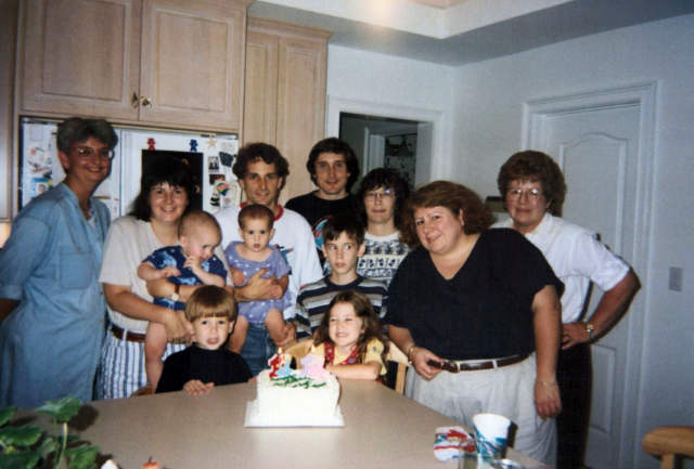 1997-09 Holly, Us, Bruce, Rob, Cass, Jan, Twins' 1st Birthday, Little Fox, Norwalk, CT D34P-015