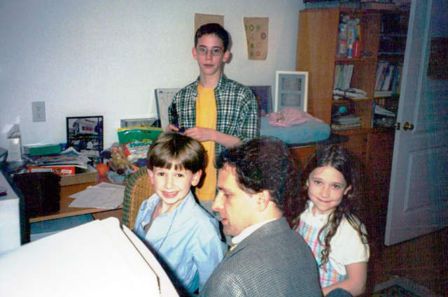 2000-05-13 Celia, Rob, Steve, Cass, Twins' Communion, Little Fox, Norwalk, CT D39P-020