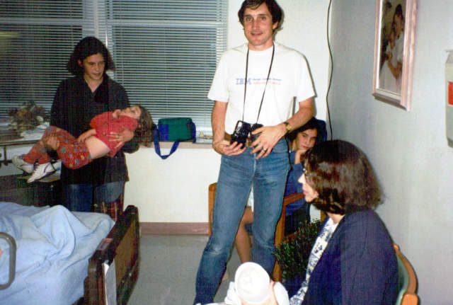 1996-09-13 Elizabeth, Cass, Bruce, Sarah, Jan, Norwalk, CT G09P-07
