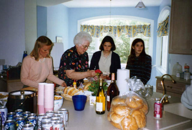 1997-05 Linda, Peggy, Elizabeth, Sarah after Christening, Little Fox, Norwalk, CT G19P-16
