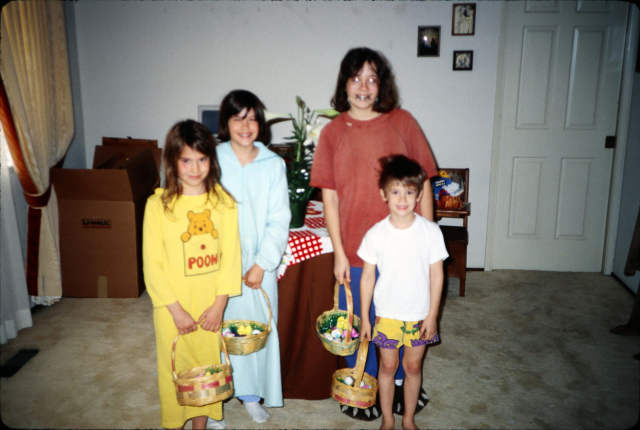 1991-04 Sarah, Elizabeth, Christina, Rob at Easter, San Jose, CA J19S-24