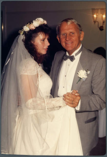 1990-09-15 35 Mary Dances with Ed at DCC Wedding Reception