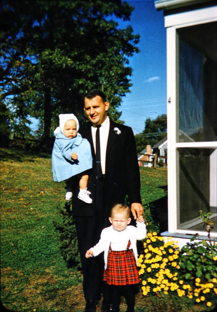 1959-10 Barb, Ed, Sue, West Cedar, Norwalk, CT I40S-18