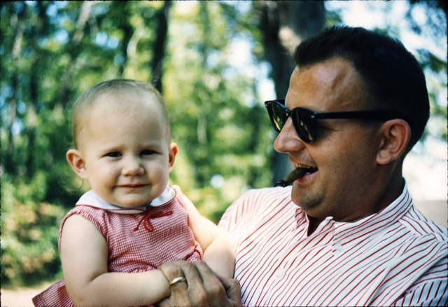1959-07 Sue and Ed at Pitney Bowes Picnic I39S-13
