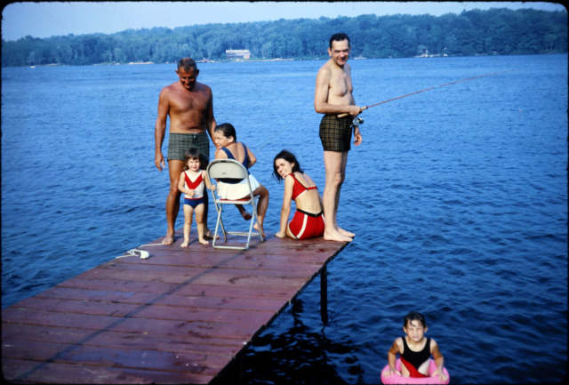 1965-08 Ed, Mary, Sue, Vincent, Barb on Dock in Bristol, CT E18S-24