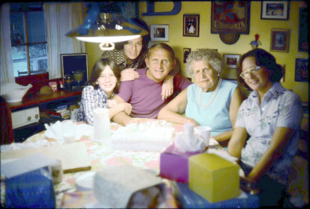 1975-07 Mary, Pat, Ed, Grandma D, Barb in West Cedar Kitchen C24S-12
