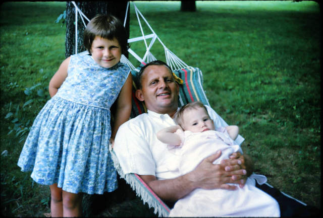 1964-07 Sue, Ed, Mary in Hammock at Terryville E03S-10