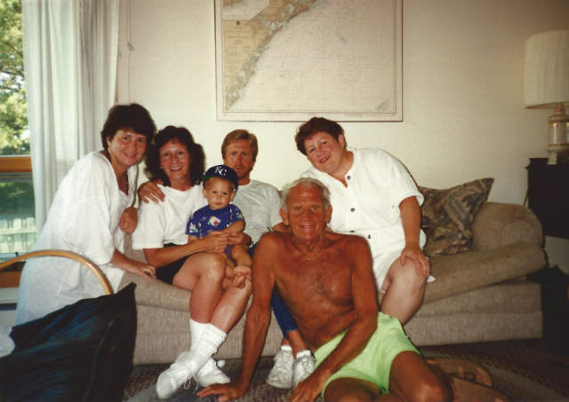 1994-07 Mary, Barb, Celia, Dan, Ed, Sue in Brigantine